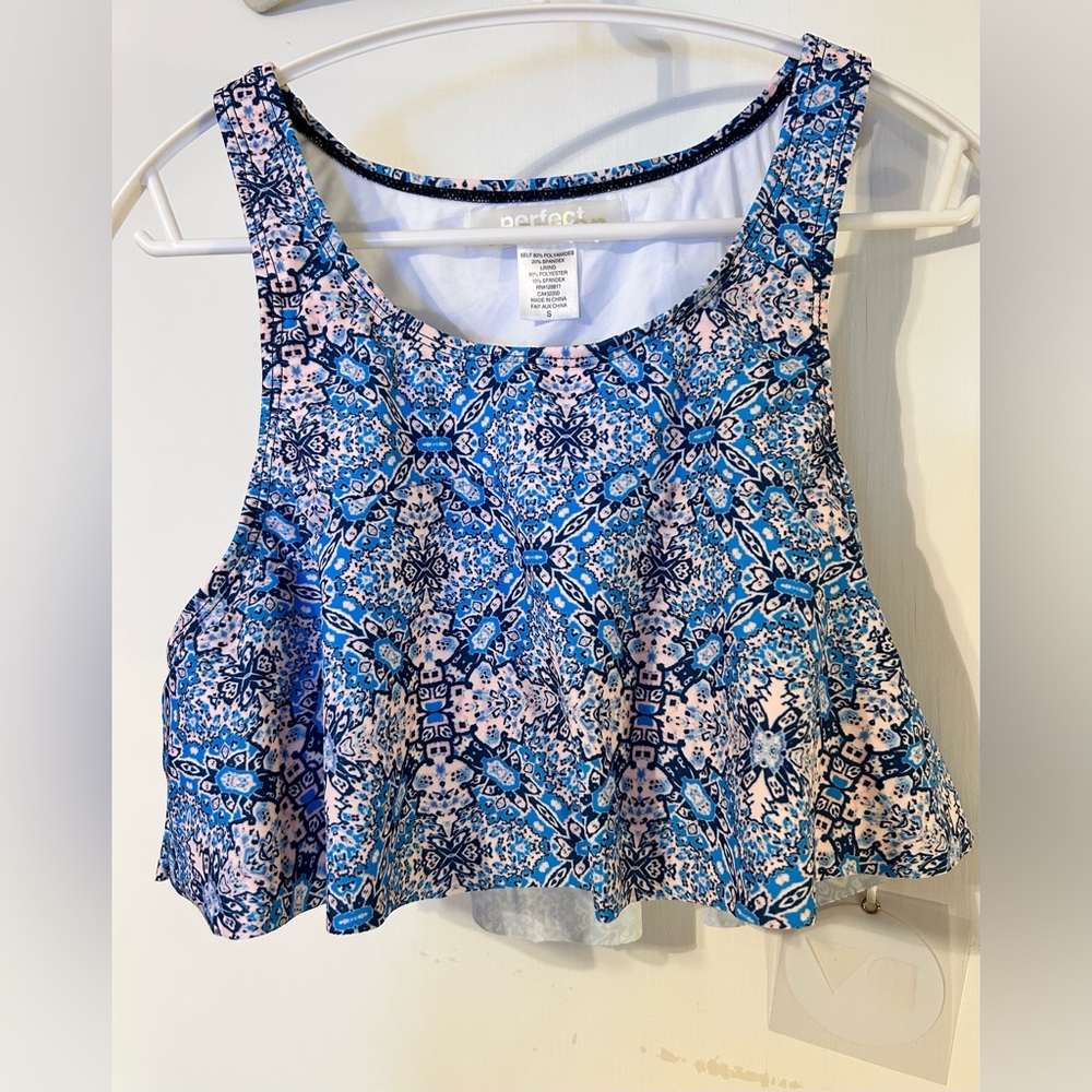 Perfect Vacation Womens Medium Blue
Geometric Cropped Ruffle Bikini Top